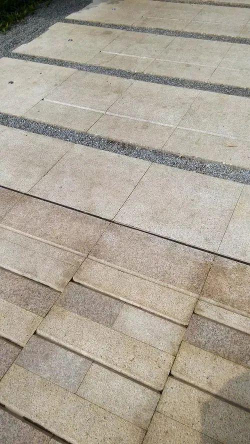 地面石材鋪裝后進(jìn)行灌縫還會(huì)出現(xiàn)返堿的情況